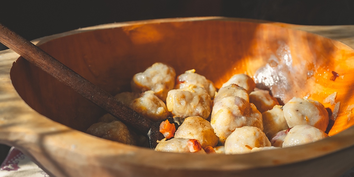 Meat-filled dumplings