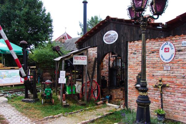 Rozpravkovy Tourbus 10